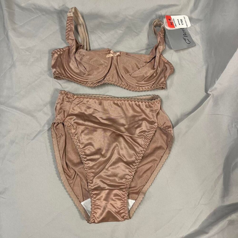 vintage Y2K 2000s Berlina 2 piece pink satin bra and bikini panty set 34B Small